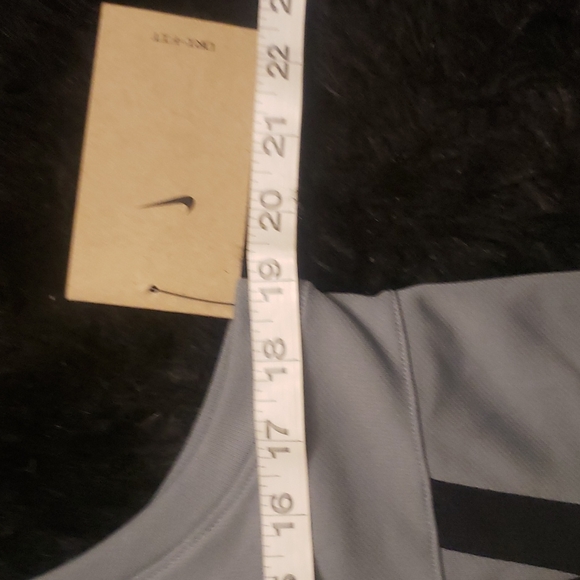 NWT Nike Gray and Black Dri-FIT Swoosh Fly Tank Top Size S - Picture 7 of 9